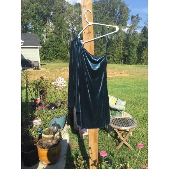 French Connection Velvet One Shoulder Dress Size 4 Green HOCO Party Holiday NEW - Picture 1 of 11